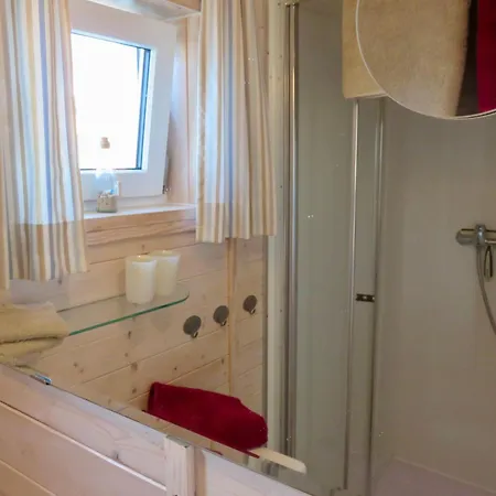 Hausboot Lilla Lina 船屋 费马恩