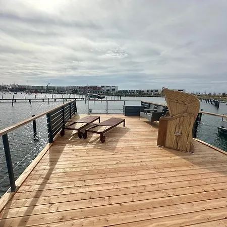 Hausboot Lilla Lina Botel *