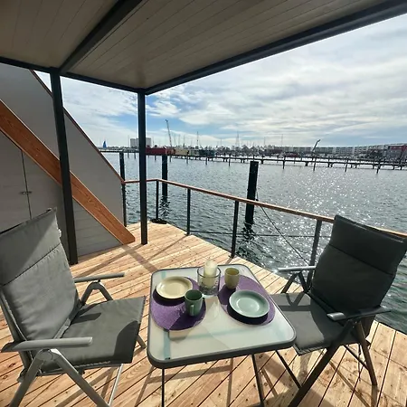 Hausboot Lilla Lina Botel