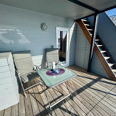 Botel Hausboot Lilla Lina