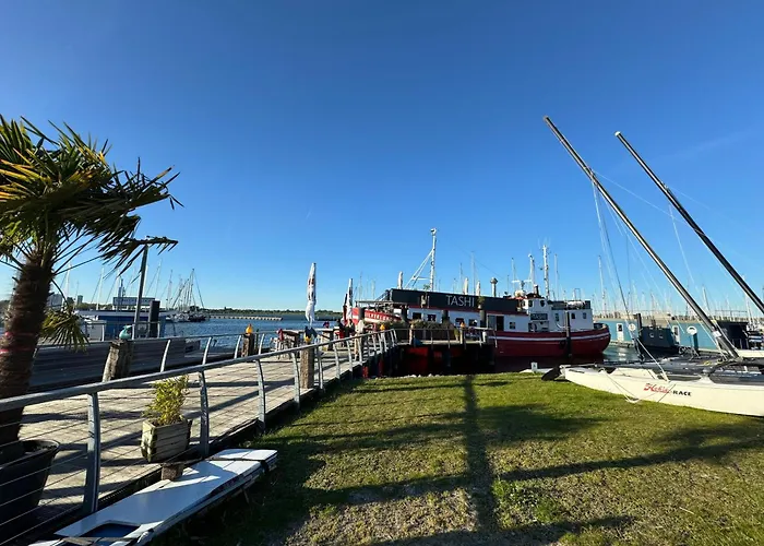 Hausboot Lilla Lina Πλωτό κατάλυμα